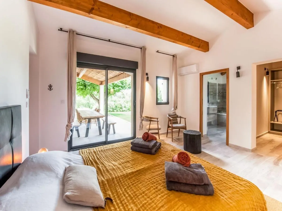 Beautiful Villa With Private Pool Vaison-la-Romaine 0*,  Frankrig